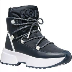 MICHAEL MICHAEL KORS
Cassia Leather Boot